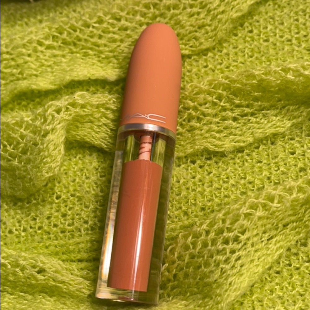 COPY - MAC Lustre Lip Gloss